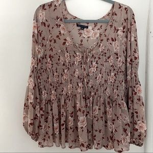 American eagle light pink shirt. Size: X-Large.